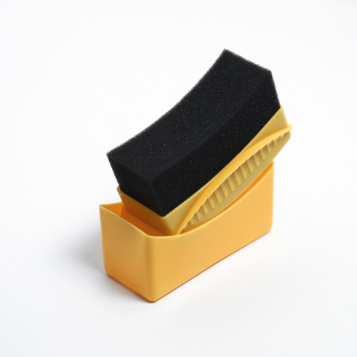 Аплікатор з кришкою та утримувачем для чорніння гуми і пластику Magnum жовтий Аплікатор з кришкою та утримувачем для чорніння гуми і пластику Magnum жовтий