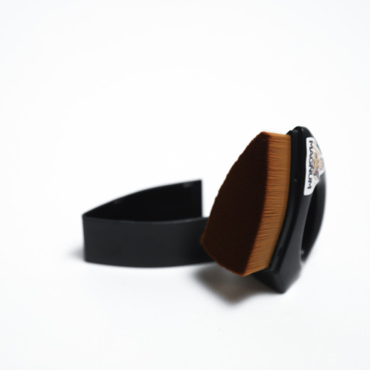 Аплікатор зі щільним ворсом та кришкою для чорніння гуми Magnum Аплікатор зі щільним ворсом та кришкою для чорніння гуми Magnum